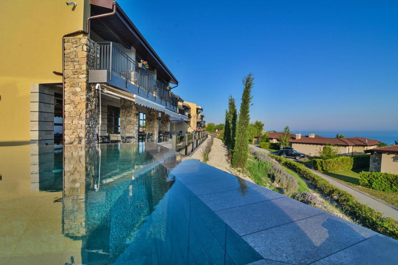 Boutique Hotel By Blacksearama Baltsjik Buitenkant foto