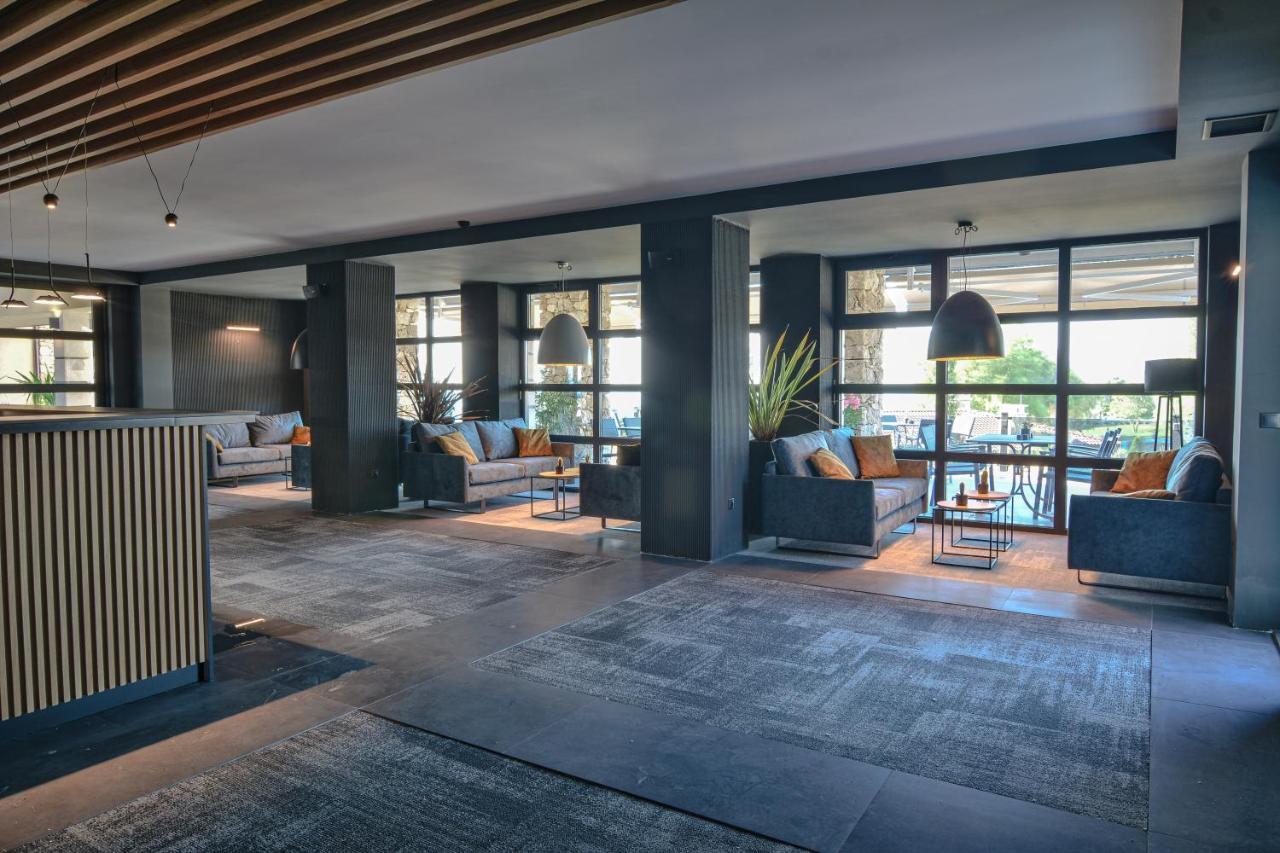 Boutique Hotel By Blacksearama Baltsjik Buitenkant foto